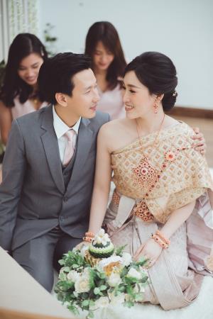 ชุดไทยเจ้าสาว ชุดไทยจักรพรรดิ์ เช่าที่แบมบี้ เวดดิ้ง ห้วยขวาง